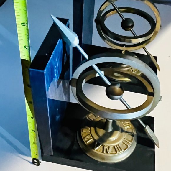 Pair of Vintage Brass Globe Arrow Bookends on Marble Slabs, Rare & Highly Sought - Picture 5 of 5